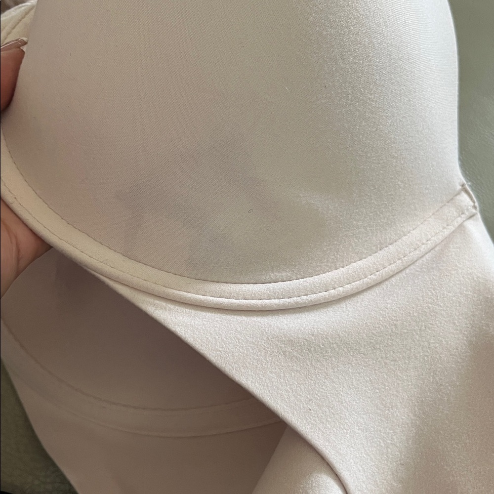 Victoria's Secret Light Pink Bra - Picture 6 of 10